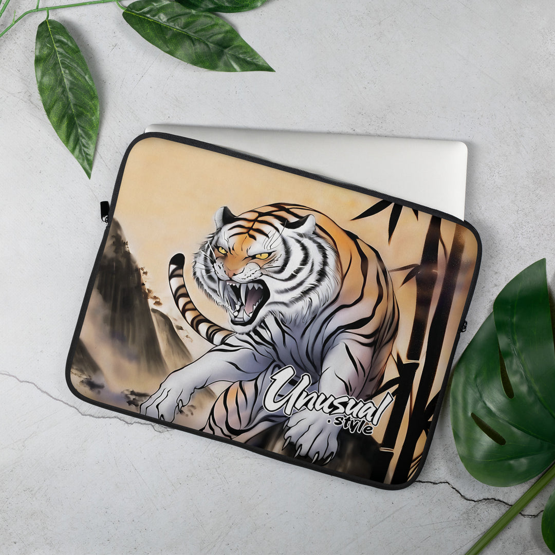 Laptop Sleeve - Tiger King Of The Peaks